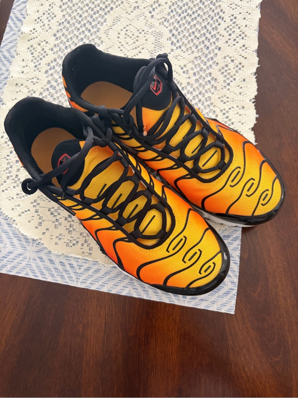Nike Big kids Air Max Plus TRN "sunset" Athletic Sneakers 7Y